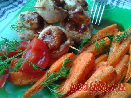 Вкусный дуэт-запечённые морковь и &quot;улитки&quot; из куриного филе.