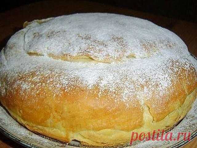 ФЫТЫР  
Просто божественная идейка к чаю 

Это египетская сладость, то ли пирог, то ли пирожное, но скажу одно - это безумно вкусно!

Ингредиенты:

Молоко 3 ст.
Дрожжи сухие быстродействующие 0,5 ч.л.
Яйцо куриное 2 шт.
Мука пшеничная 3 ст.
Масло сливочное 200 г
Соль 1 щеп.
Сахар 1 ст.
Крахмал картофельный 3 ст.л.
Ванильный сахар по вкусу
Сахарная пудра по вкусу

Приготовление:

В 1 стакане теплого молока растворяем дрожжи, добавляем одно яйцо, соль, муку и замешиваем мягк...