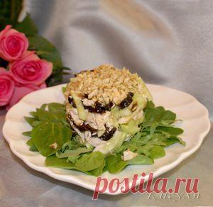 Салат с курицей Венеция (посткомандировочный). Рецепт c фото, мы подскажем, как приготовить!