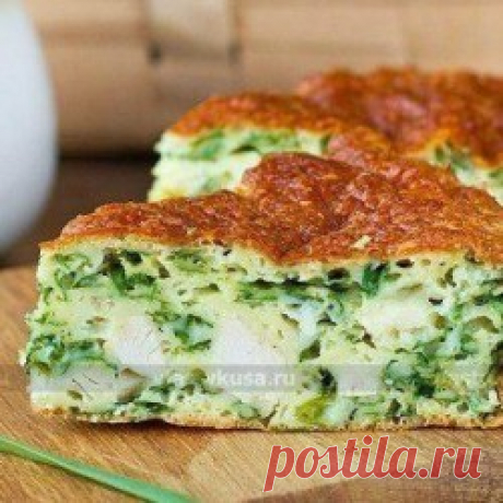 Безумно вкусно-нежный пирог с зеленым луком, курицей и сырной корочкой