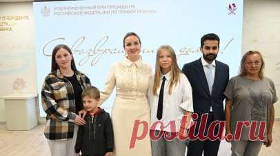 Львова-Белова: в Россию удалось вернуть женщину с 6-летним ребёнком с Украины. В Россию при посредничестве Катара удалось вернуть женщину с шестилетним ребёнком с Украины, а также 15-летнюю девочку из Испании. Читать далее