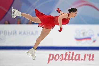 Валиева выиграла Гран-при России с двумя падениями. Российская фигуристка Камила Валиева выиграла шестой этап Гран-при России в Москве. В произвольной программе 17-летняя спортсменка дважды упала и набрала 144,95 балла и победила с суммой 226,22 балла. На втором месте расположилась Вероника Яметова, третьей стала Софья Муравьева.