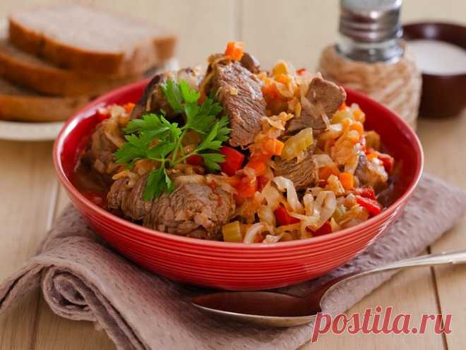Мясное рагу с капустой в мультиварке