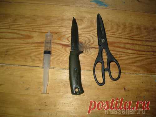 Устройства для чистки яблок и крыжовника из медицинских шприцов
