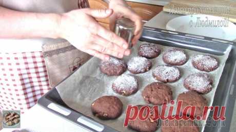 Постное (вегетарианское) шоколадное печенье с орехами