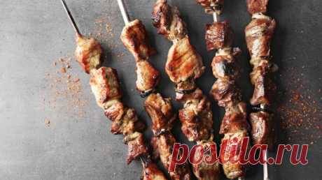 Шашлык в духовке - мясные рецепты на майские праздники - Телеканал Украина