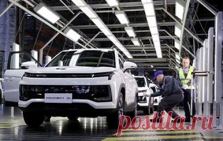 Электромобили "Москвич-3е" стали доступны в российском каршеринге. В парке "Ситидрайва" появилось 10 таких машин