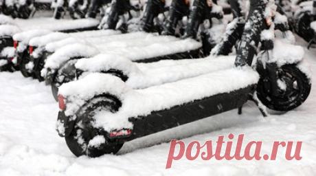 Депутат Нилов заявил о необходимости разобраться в безопасности езды на электросамокатах в гололёд. Глава комитета Госдумы по труду, социальной политике и делам ветеранов Ярослав Нилов заявил о необходимости разобраться в безопасности езды на электросамокатах в осенне-зимний период. Читать далее