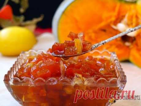 Три рецепта варенья из тыквы.
Эти вкусные рецепты варенья из 
тыквы не только вкусные, но и полезные. Если у Вас отличный урожай 
тыквы, то рекомендуем приготовить такое лакомство.
ВАРЕНЬЕ ИЗ ТЫКВЫ.
Нам понадобится:
1 кг тыквы
850 грамм сахара
1 лимон
1 апельсин
Приготовление:
Тыкву чистим, нарезаем кубиками.
Лимон очищаем от семян, нарезаем мелко с цедрой.
Апельсин очищаем от шкурки и семян, нарезаем мелко.
Все соединяем, засыпаем сахаром, даем настояться в комнате, пока сахар не раствори
