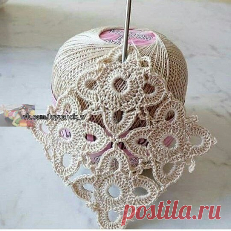 Простые квадратные мотивы со схемами.