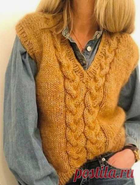 Жилет с "косами" по переду. Спицами. / knittingideas.ru