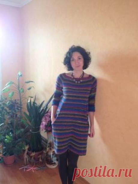 Платье-туника с карманами. Простой и удобный силуэт.