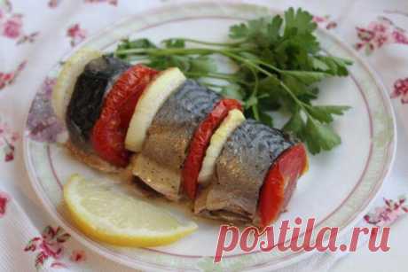 Скумбрия «Особая», запеченная с овощами в духовке