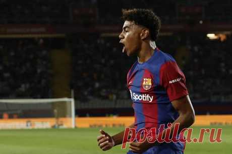 16-летний футболист «Барселоны» убежал с поля в туалет во время матча ЛЧ. Футболист «Барселоны» Ламин Ямаль оставил свою команду в меньшинстве во время матча второго тура группового этапа Лиги чемпионов. «Он какое-то время говорил мне, что ему плохо, что он нездоров и что у него болит живот», — раскрыл подробности произошедшего тренер каталонцев Хави.