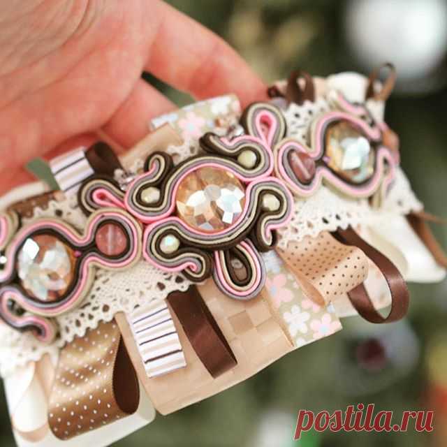 Браслет с лентами в наличии.. #бохомода #бохошик #браслет #jewelry #soutache #стиль #бижутерия #украшенияназаказ #украшения #девушка #эксклюзив.