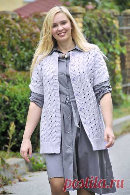 Длинный жилет со спущенным плечом спицами. Clematis by автор: Aistė Butkevičienė