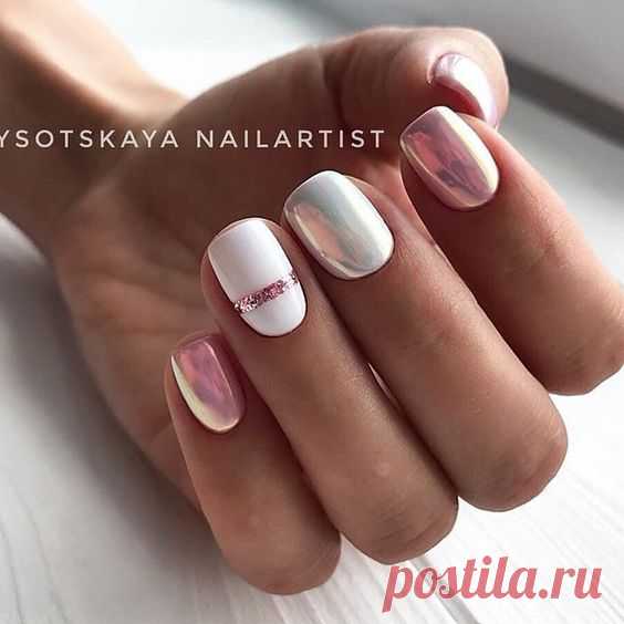 Нежный дизайн коротких ногтей