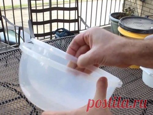 Он налил цемент в одну миску, а другую поместил сверху. Сделаю так же на следующих выходных!