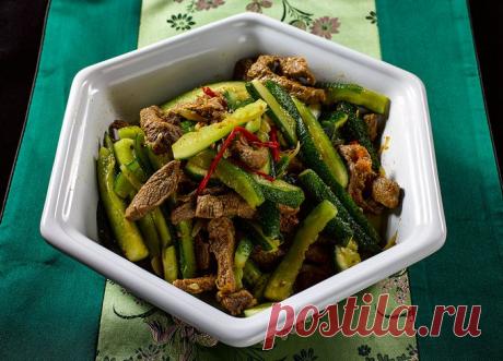 Огурцы с мясом по-корейски