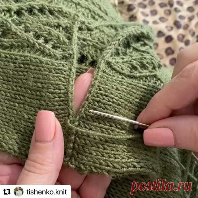 #Repost @tishenko.knit with @make_repost
・・・
✅✅✅Как я сшиваю плечевые швы-это не призыв к действию))-это всего лишь ответ на вопрос-как это делаю я)))#вяжутнетолькобабушки #вяжуспицами #плечевыешвы#рубашкаспицами #моехоббивязание #рукоделие #ручнаяработа #хэндмэйд #люблювязать #связанослюбовью #тищенкокнит