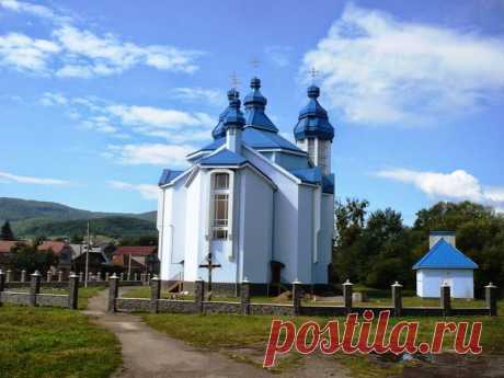 Це вже третій храм названий на честь Богородиці в Сваляві. Це церква Різдва Пресвятої Богородиці Мукачевської Греко-Католицької Єпархії.﻿