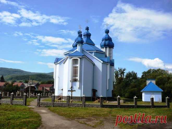 Це вже третій храм названий на честь Богородиці в Сваляві. Це церква Різдва Пресвятої Богородиці Мукачевської Греко-Католицької Єпархії.﻿
