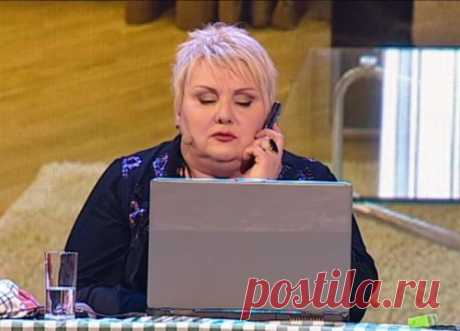 Типичная мама за компьютером) До слёз)))