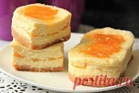 Творожники с кокосом и персиками.