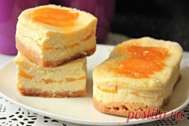 Творожники с кокосом и персиками.