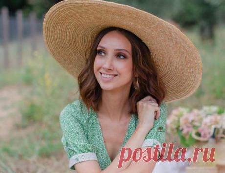 Анастасия Цветаева выглядит ровесницей 16-летнего сына: новые семейные фото актрисы