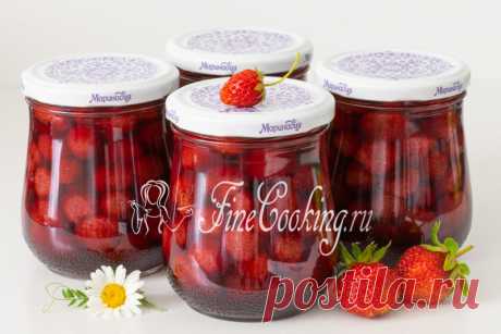 Клубника в собственном соку без сахара на зиму Простой рецепт сохранения клубники на зиму целыми ягодами.