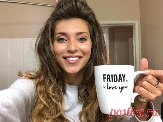 «Когда слава Волочковой не даёт покоя»: Регина Тодоренко показала вертикальный шпагат Звезда телешоу «Орел и Решка» Регина Тодоренко решила повторить подвиг Волочковой и продемонстрировала поклонникам знаменитый вертикальный шпагат эпатажной балерины. Поклонники оценили растяжку теледивы, однако попросили в дальнейшем держать ноги вместе.