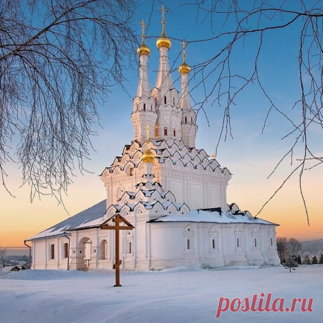 Россия, Смоленская область, г. Вязьма,
Одигитриевская церковь зимой