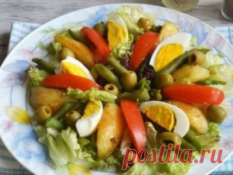Зеленая стручковая фасоль - как приготовить вкусно, рецепты с фото, видео Блюда, приготовленные из стручковой фасоли, пользуются большой популярностью, так как они малокалорийны и содержат много полезных веществ. Особенно рекомендуется их есть при гипертонии, проблемах с лишним весом, гепатите и для снижения уровня сахара в крови.