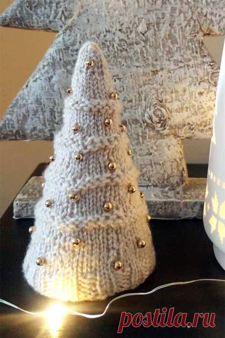 Free until December 31 2018 Knitting Pattern for Silver Bells Christmas Tree  Quick holiday treeshaped decoration with optional beaded ornaments Designed by Meg Ritcey