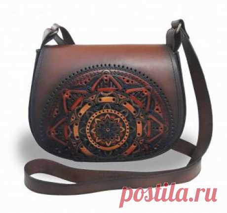 Handpainted genuine leather bag. small womens bag, leather women's bag, leather purse, crossbody bag, shoulder bag, This small elegant womens bag with the image of butterflies is made of genuine leather and is decorated in a modern style. the size is 22cm / 25cm / 6cm.  Painting hand-painted and burning in the technique of pyrography.  The shoulder strap is made of genuine leather and is adjustable.  The