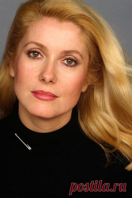 Catherine Deneuve, photo by Tony Kent, 1980