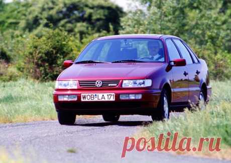 Volkswagen Passat B6 с пробегом: опасные процессы под краской и слишком много проводов Пассаты поколений В6 и В7 – это последние, которые оказались в России сравнительно массовыми. Дальше эта модель стала слишком дорогой для типичного клиента Фольксвагена и слишком «неродовитой» для ауд...
