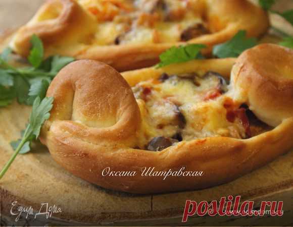 Турецкие пиде с овощами. Ингредиенты: сахар, соль, дрожжи свежие Благодаря Вике я научилась делать эти чудесные турецкие лодочки-пиде и полюбила их всей душой. Ведь они могут быть не только с мясной начинкой, но и с овощной.