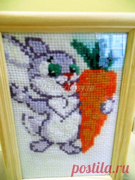 Вышивка крестом. Картина «Зайка с морковкой». Мастер-класс