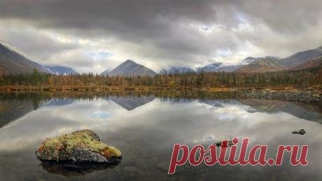 Полигональное озеро, Хибины. Автор фото: Александр Бархатов. | National Geographic Россия