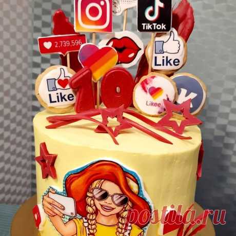 Photo by Торты на заказ Ивня, Обоянь on November 29, 2021. May be an image of cake.