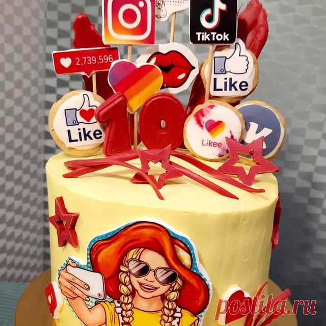 Photo by Торты на заказ Ивня, Обоянь on November 29, 2021. May be an image of cake.