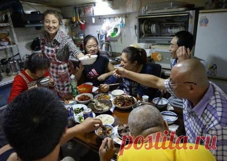 Китайские пенсионеры рассказали, как они сохраняют молодость в любом возрасте
Согласно законам любой сказки, если вам нужен совет - отправляйтесь к старцам: они повидали жизнь и точно найдут, что вам подсказать. Ну а где же, как не на Востоке, искать секреты счастливой старости, долголетия и здоровья? Выйдя на пенсию в свои 55–60 лет, китайские старики ведут размеренный образ жизни. Они неспешно...
Читай пост далее на сайте. Жми ⏫ссылку выше
