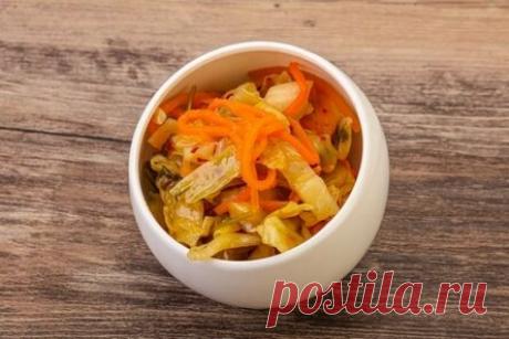 Зимний капустный салат с морковью