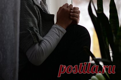 В российском детдоме после издевательств над воспитанницей сменят директора. В Большеуковском детдоме Омской области после издевательств над воспитанницей сменится директор. Об этом сообщил министр образования российского региона Иван Кротт в Telegram-канале. «Сейчас мы занимаемся кадровым вопросом — в учреждении будет новый руководитель», — сказал глава регионального Минздрава.