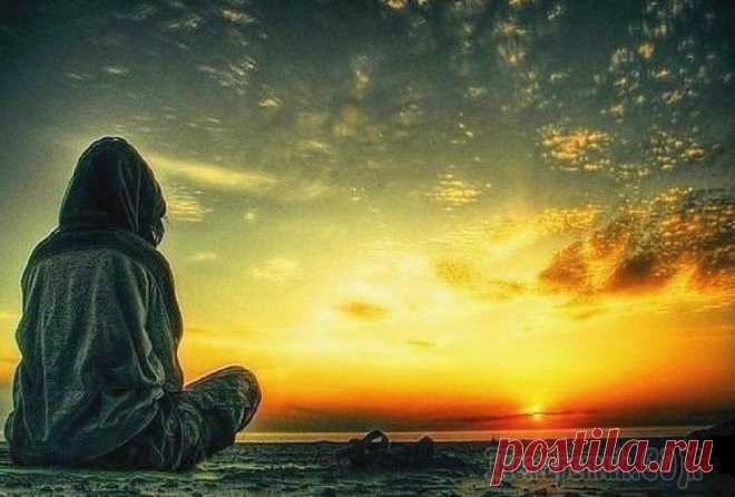 Осмысление жизни (Стих) Переосмысливаю потихоньку жизнь:в ней были и потери, и удачи,любовь и равнодушия полынь, и каждый шаг по совести оплачен.Быть может что-то сделать удалось,а что-то иногда не получалось.Стремилась вста...