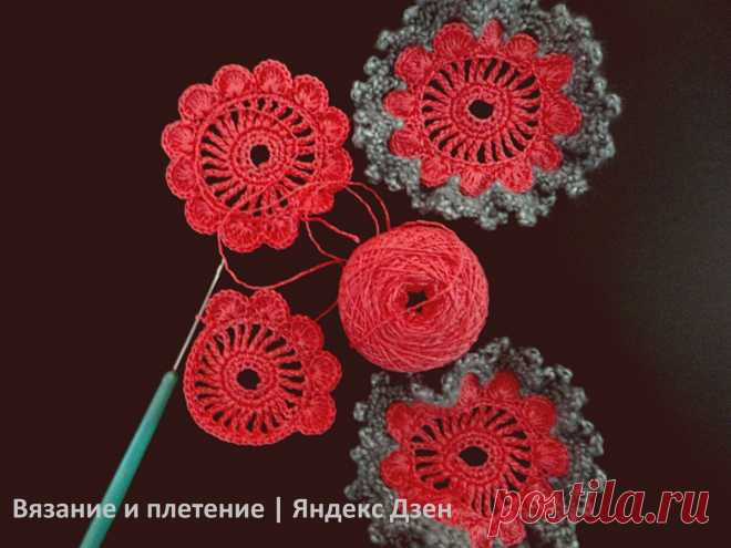 Вязаная салфетка из мотивов "Контраст цветов"