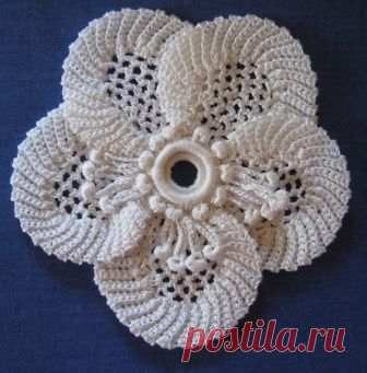 Очень красивый цветочек крючком (Вязаные цветы) //pagead2.googlesyndication.com/pagead/js/adsbygoogle.js (adsbygoogle = window.adsbygoogle || []).push({}); //pagead2.googlesyndication.com/pagead/js/adsbygoogle.js (adsbygoogle = window.adsbygoogl…