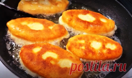 Завтрак за 10 минут: свекровь поделилась рецептом. Пирожки с вкусной начинкой Сосиски и тесто — это идеальное сочетание. Изобрели блюдо в Германии и именовали сосисками в ночной рубашке. В Англии и США дали название поросёнок в одеяле. Позже Америка сделала корн-доги — сосиска в кукурузном тесте. Можно также встретить хот-доги. Это тоже одна из форм сосиски в тесте. Сейчас кулинария пошла дальше, можно  самостоятельно приготовить пирожки […]